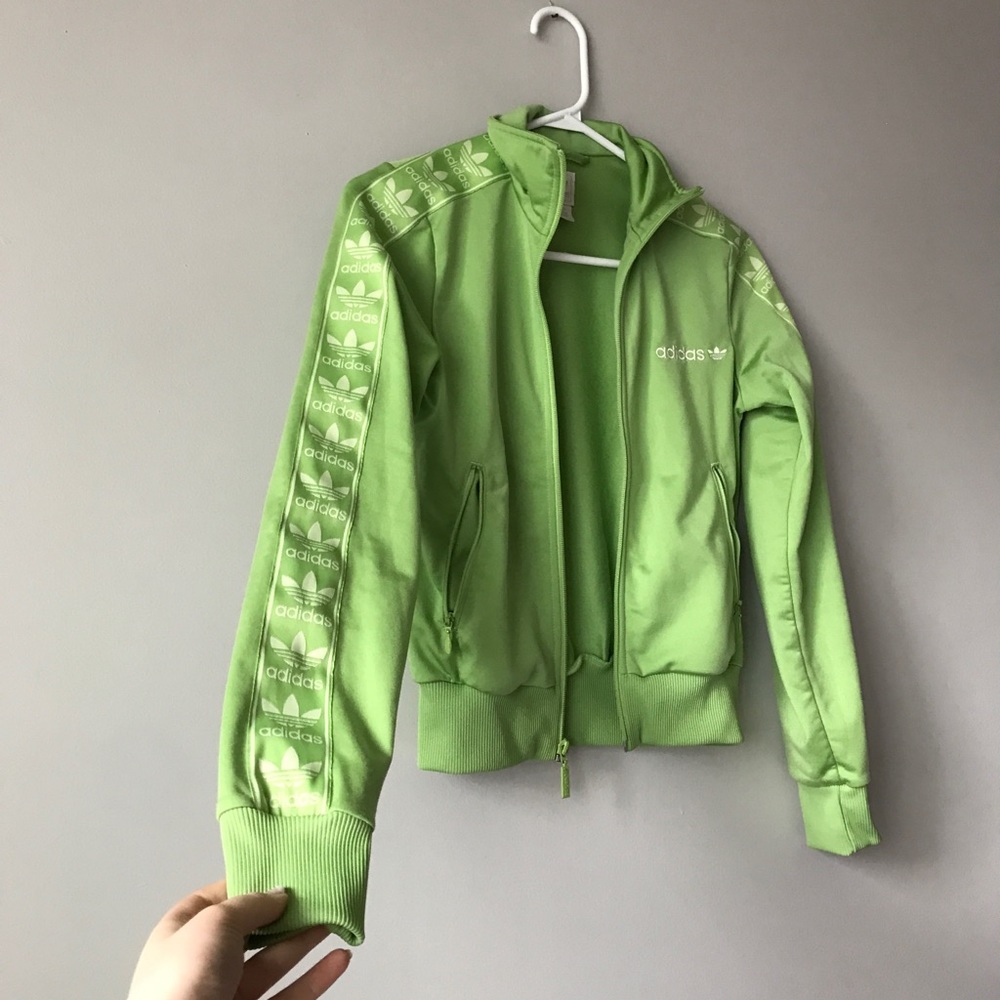🦋3/$50 Vintage Adidas bright green light jacket